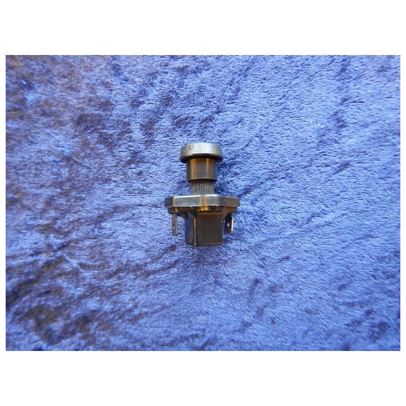Volvo Penta kontakt 831499
