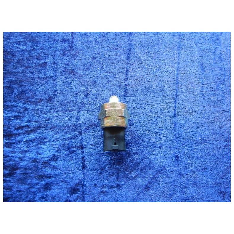 Volvo Penta kontakt 873526